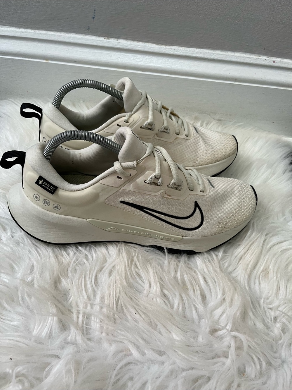 Nike Cream and Black Women's Athletic Running Shoes